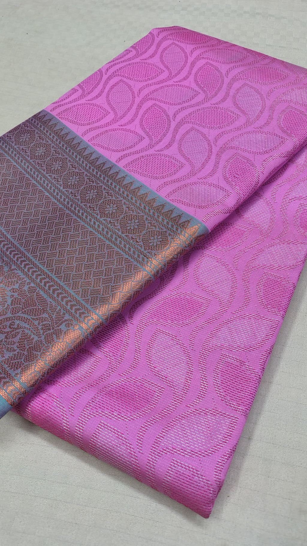 Pink Banarasi Saree – Leaf Tanchoi Weave with Triple Border