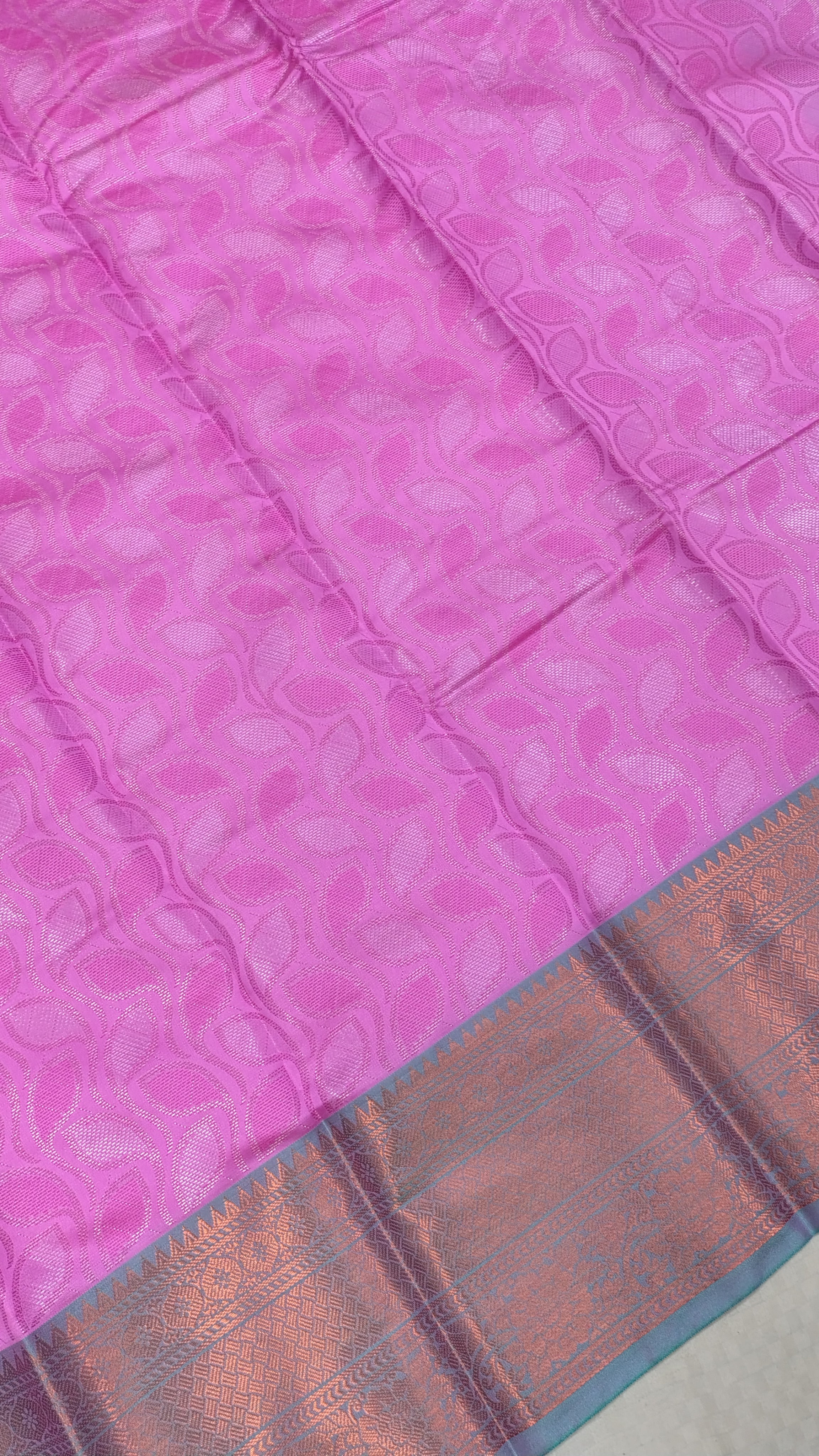 Pink Banarasi Saree – Leaf Tanchoi Weave with Triple Border
