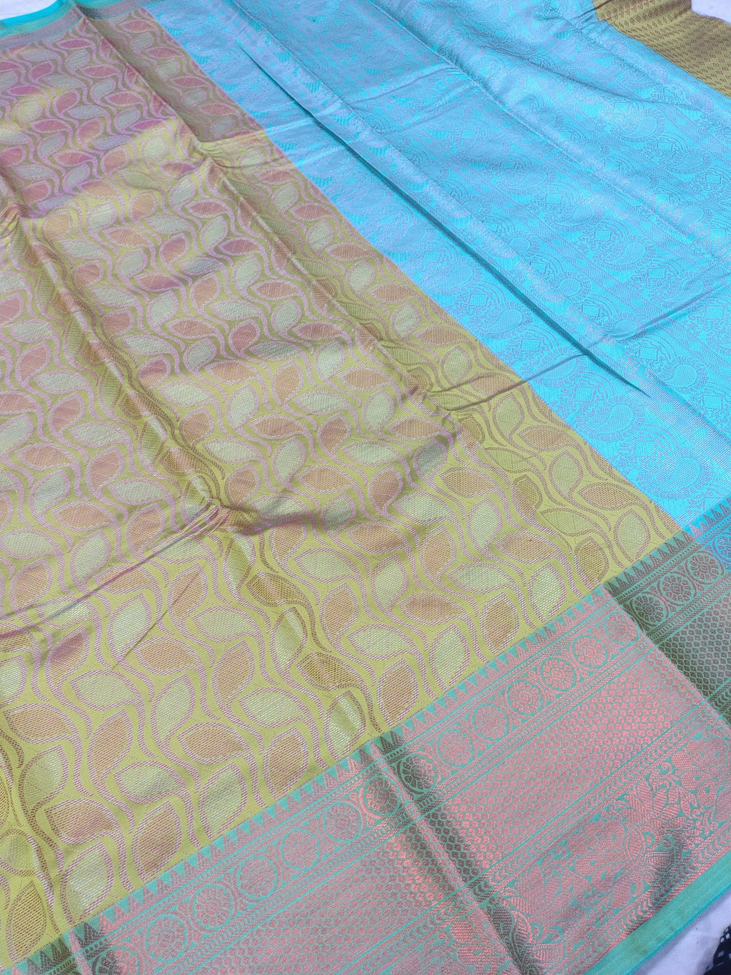 Parrot Green Banarasi Saree –  Leaf Tanchoi Weave with Triple Border