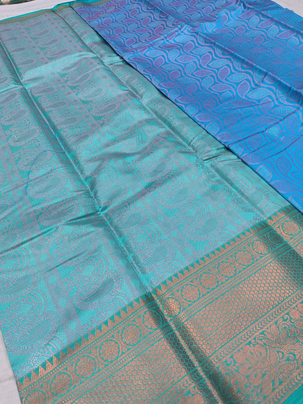 Blue Banarasi Saree – Leaf Tanchoi Weave with Triple Border