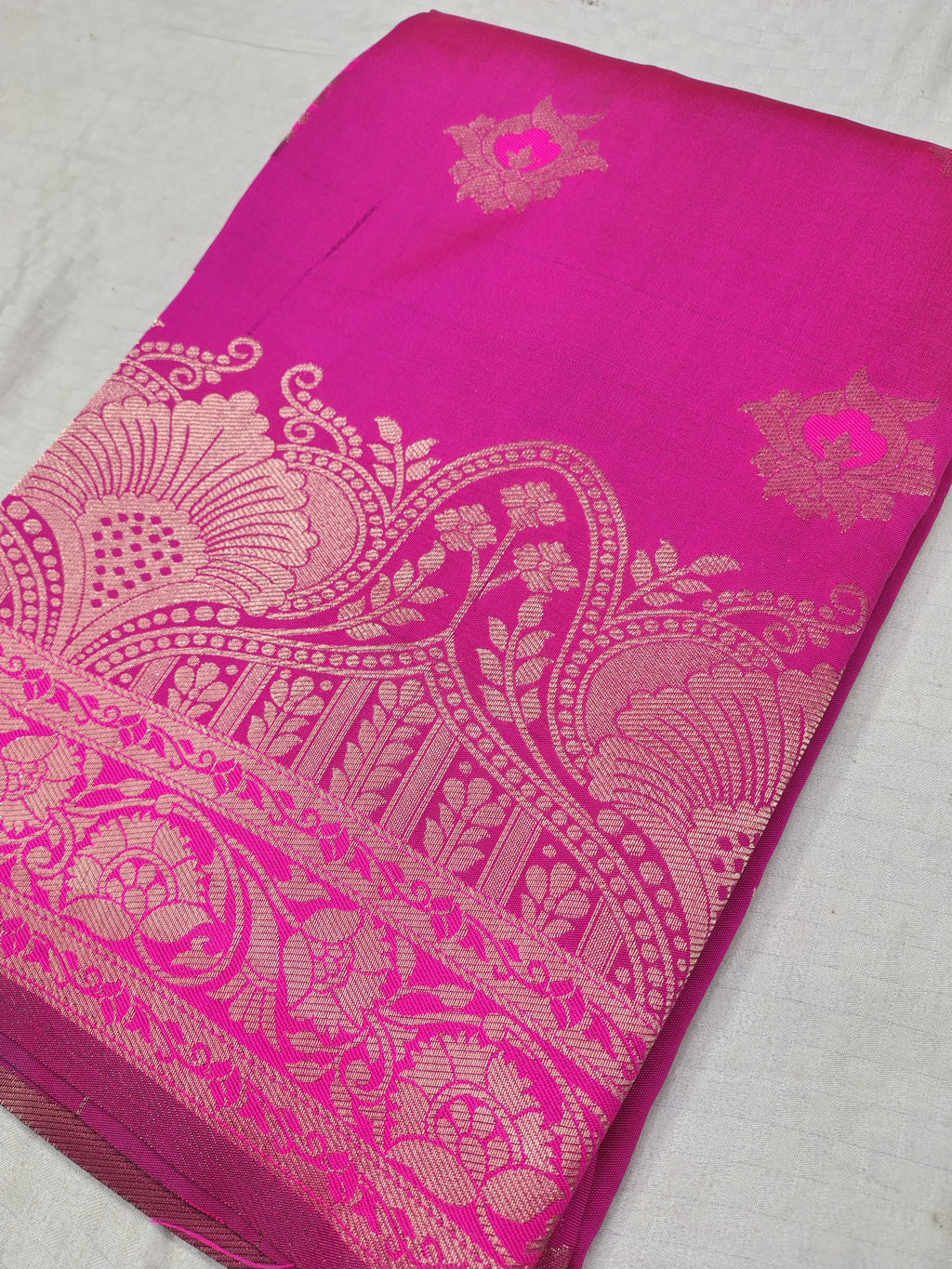 Pink Soft Silk Banarasi Saree – Traditional Motifs, Banarasi Border & Rich Pallu