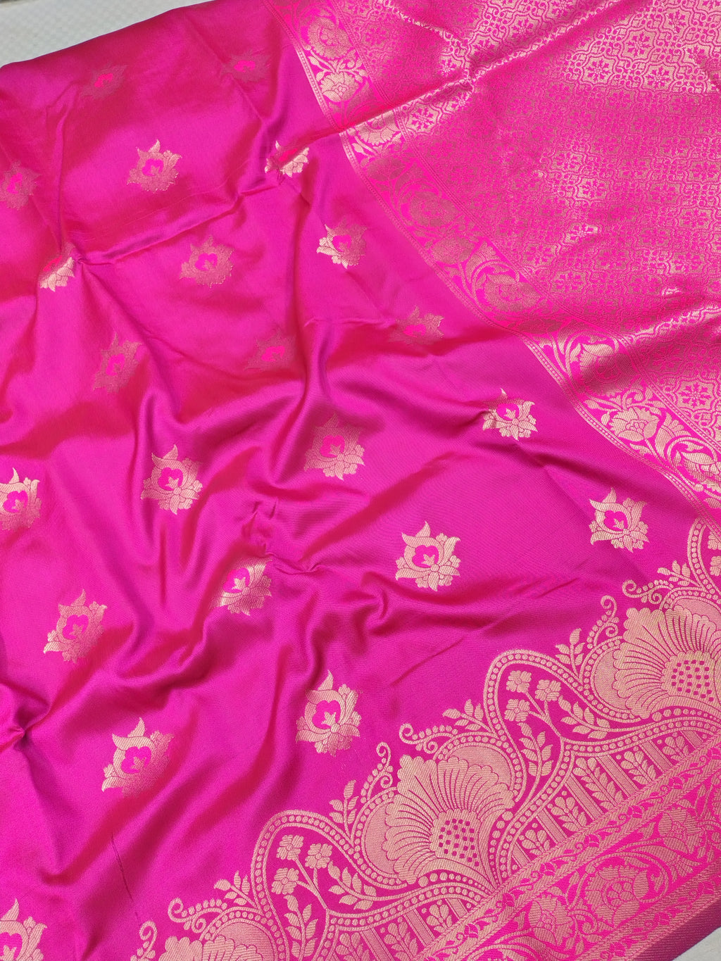 Pink Soft Silk Banarasi Saree – Traditional Motifs, Banarasi Border & Rich Pallu