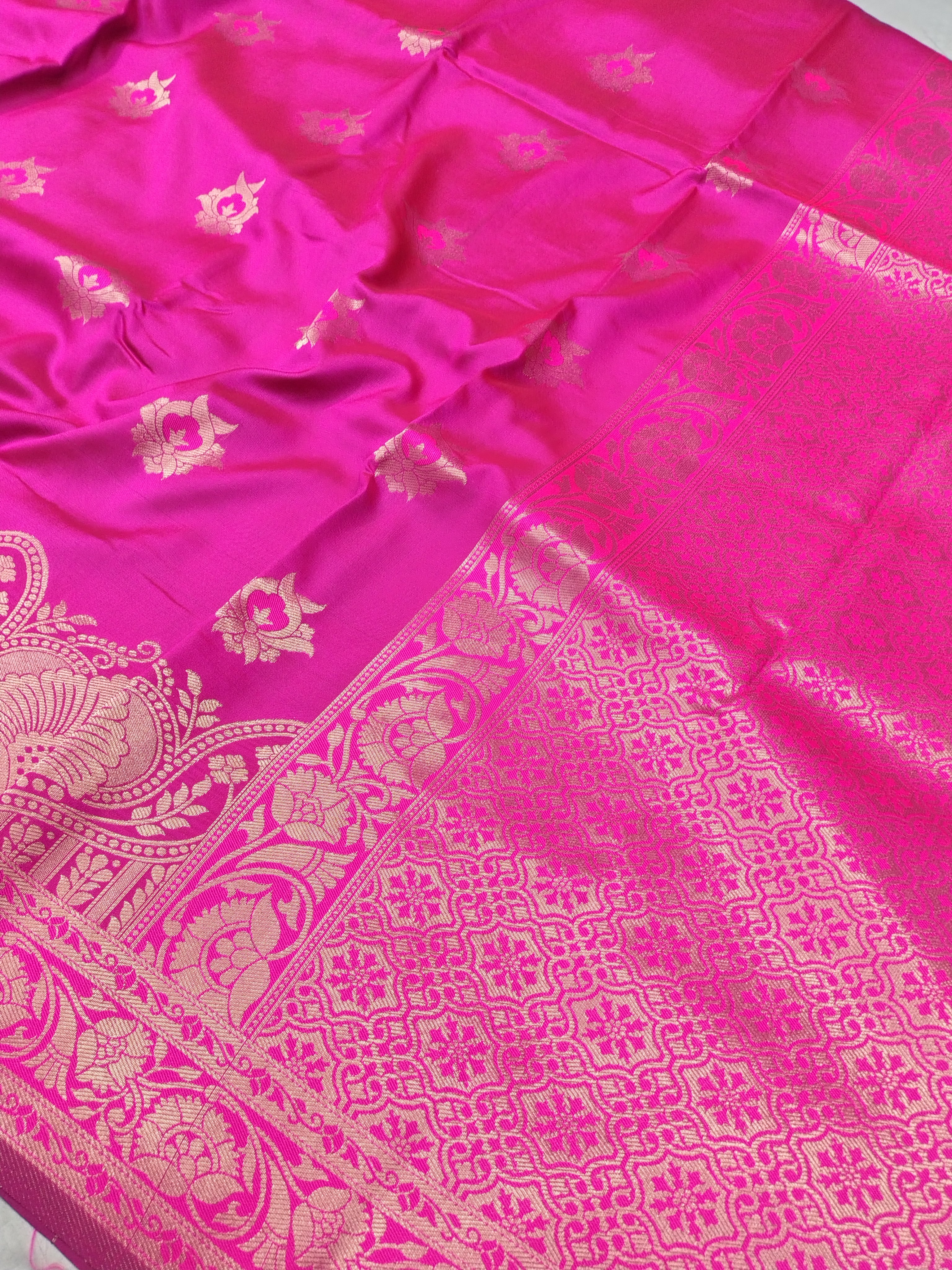 Pink Soft Silk Banarasi Saree – Traditional Motifs, Banarasi Border & Rich Pallu