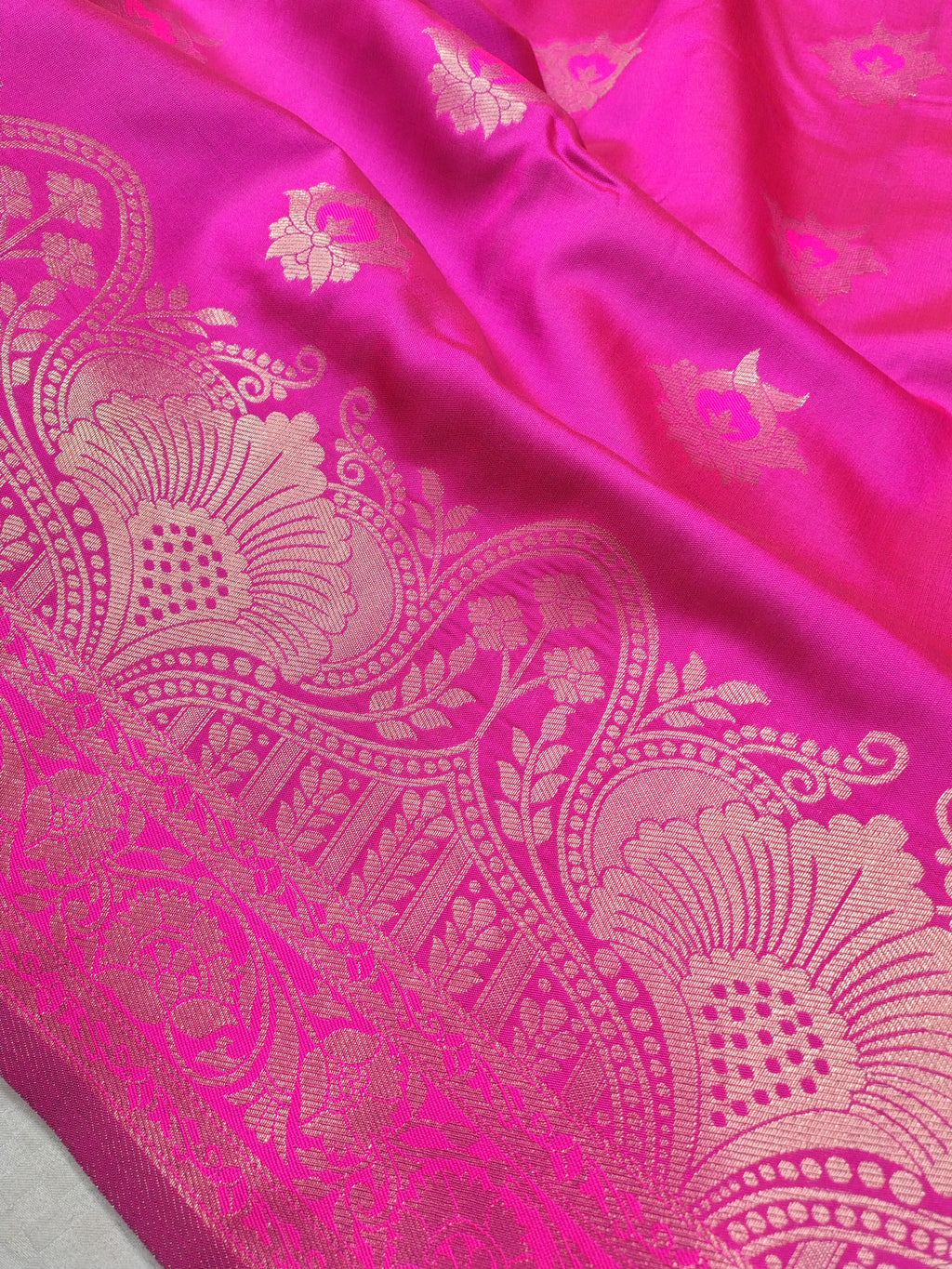 Pink Soft Silk Banarasi Saree – Traditional Motifs, Banarasi Border & Rich Pallu