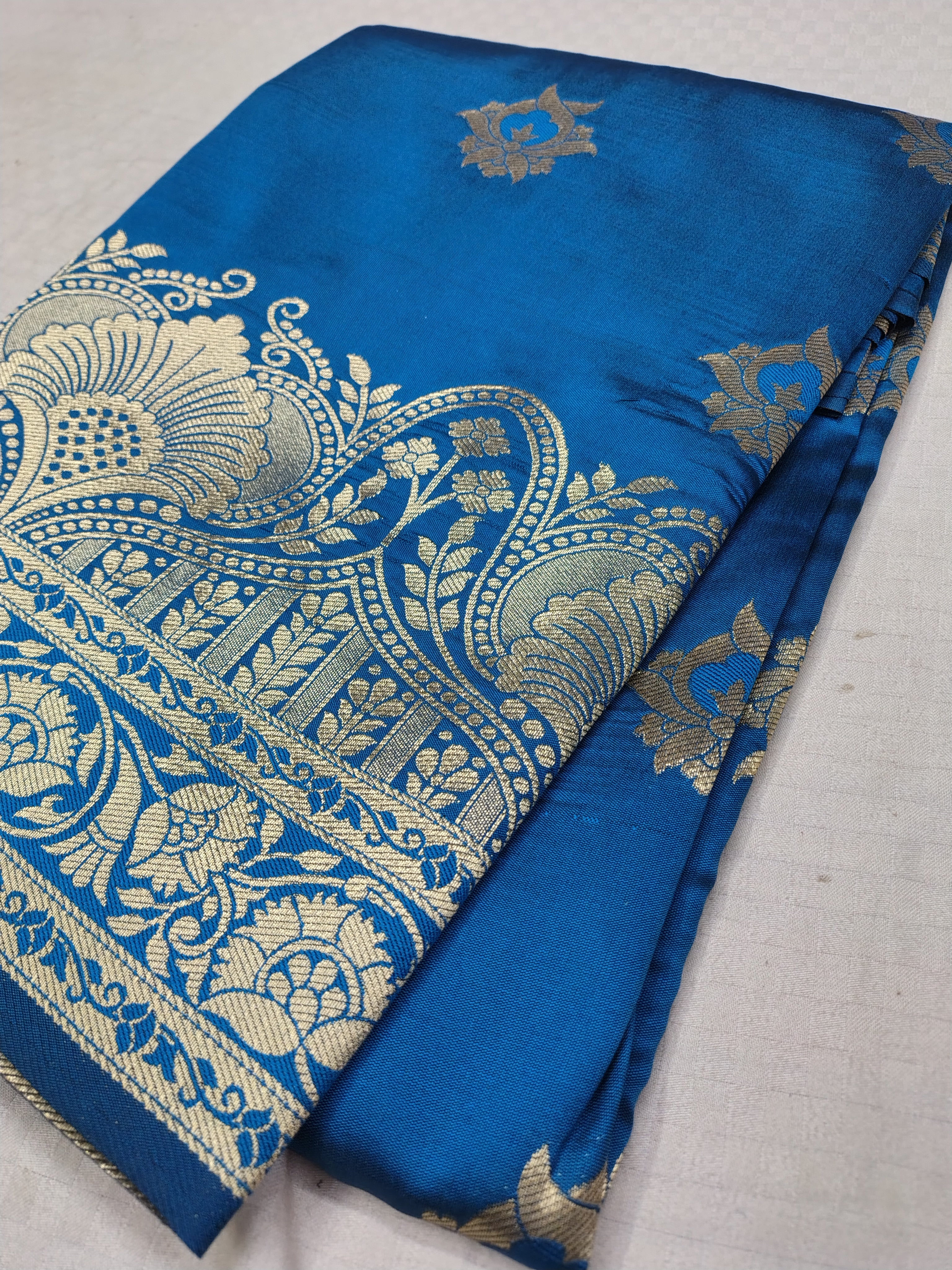 Blue Soft Silk Banarasi Saree – Traditional Motifs, Banarasi Border & Rich Pallu