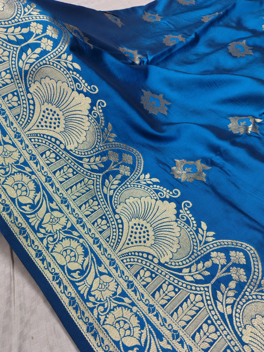Blue Soft Silk Banarasi Saree – Traditional Motifs, Banarasi Border & Rich Pallu