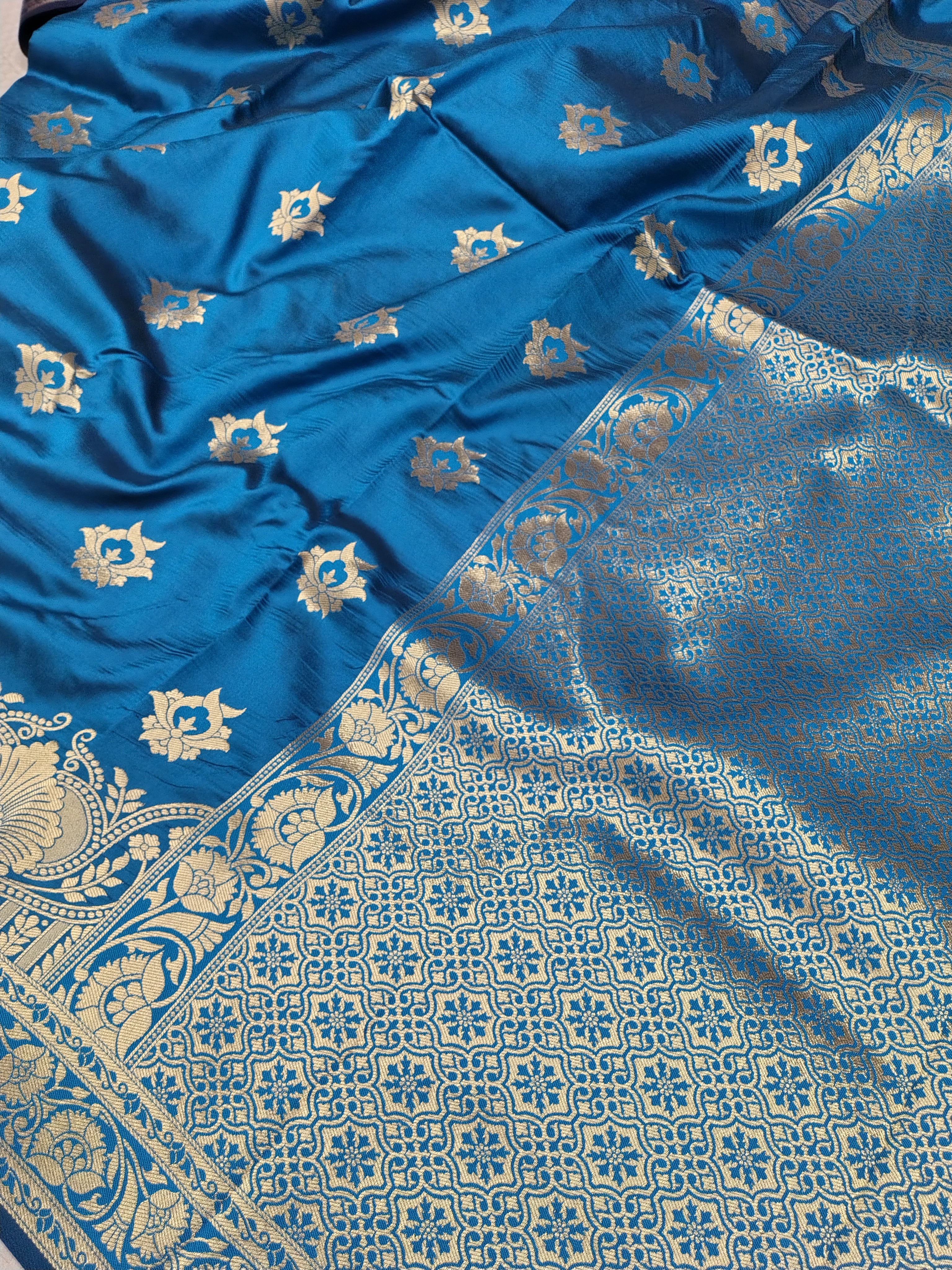 Blue Soft Silk Banarasi Saree – Traditional Motifs, Banarasi Border & Rich Pallu